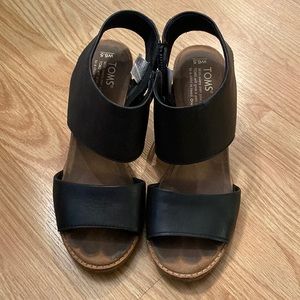 Toms Black Leather Sandals